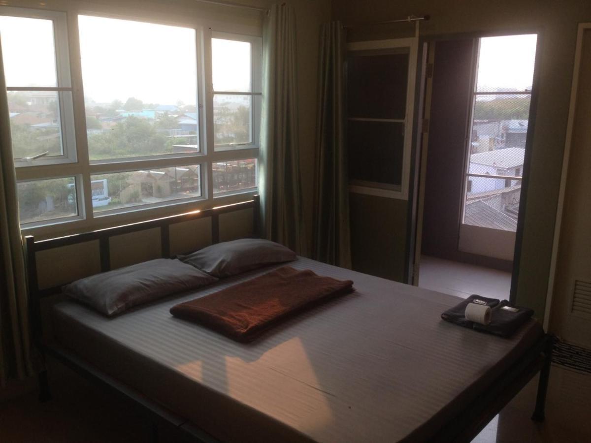 Hotel Kim Casa Nakhon Sawan Esterno foto